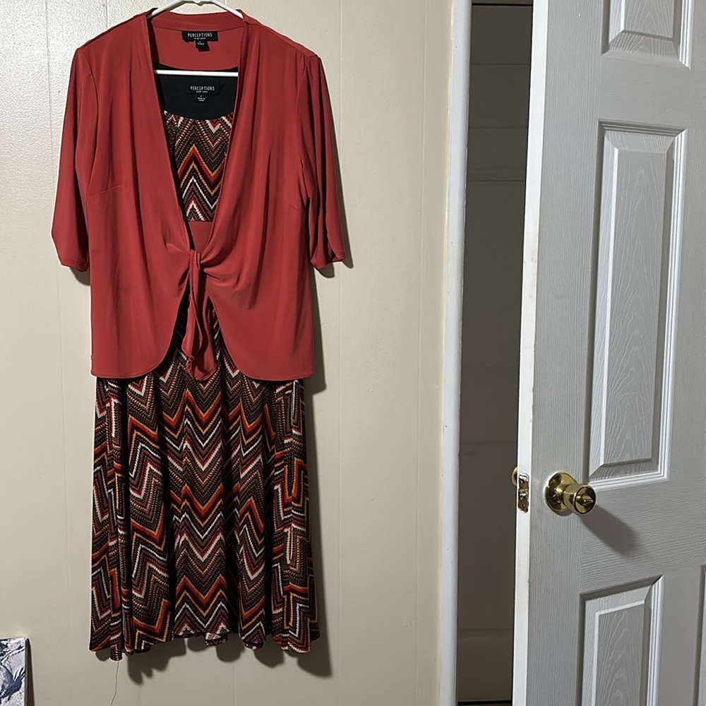 Dress - Picture 2 of 2